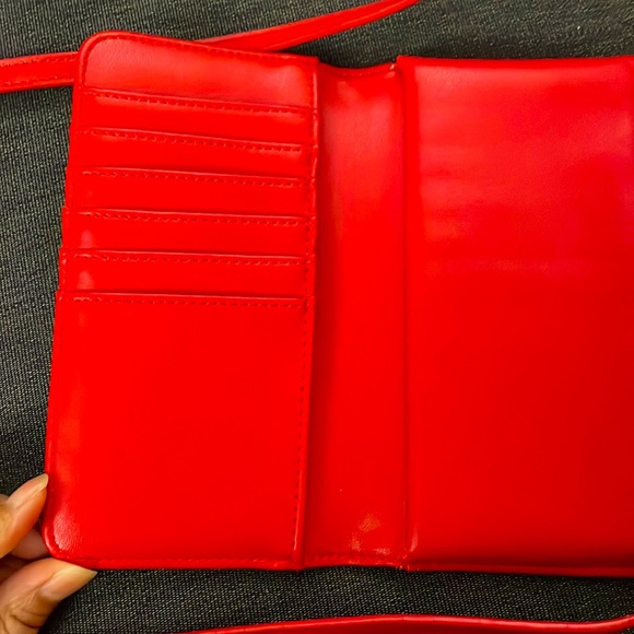 THE PERFECT RED CLUTCH//$5 OR FREE W/$50 PURCHASE - Picture 5 of 8